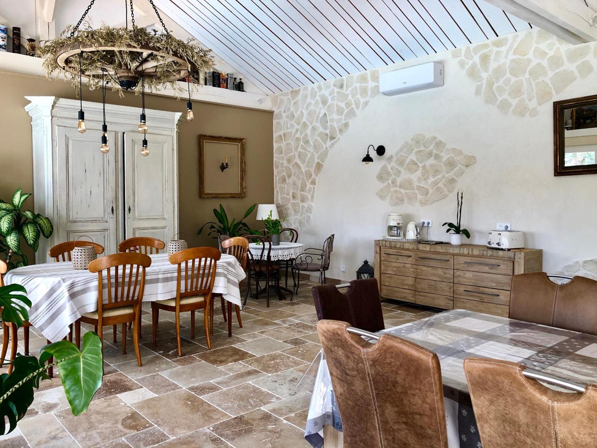 Le Clos Vitis Violes Экстерьер фото