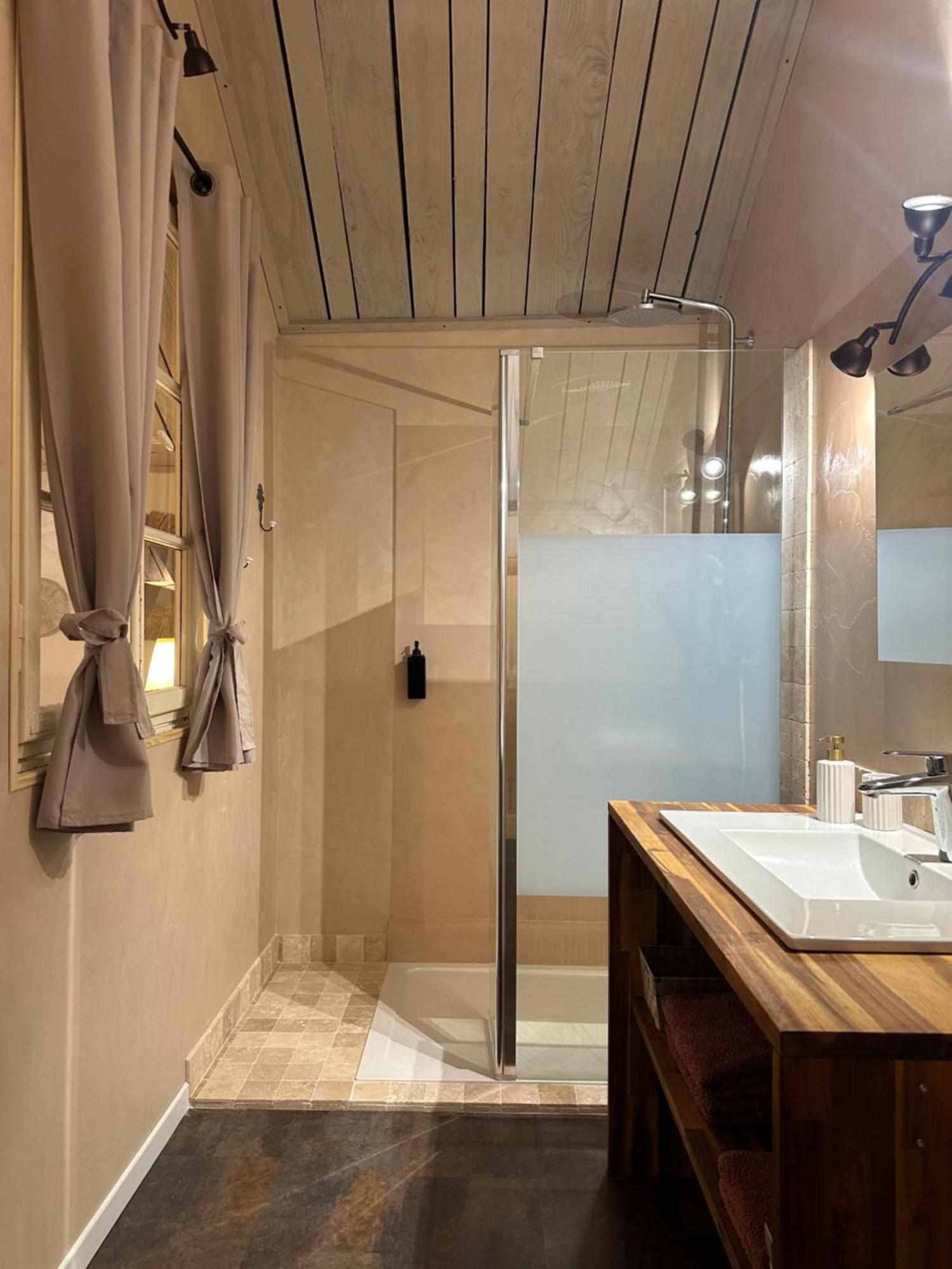 Le Clos Vitis Violes Экстерьер фото